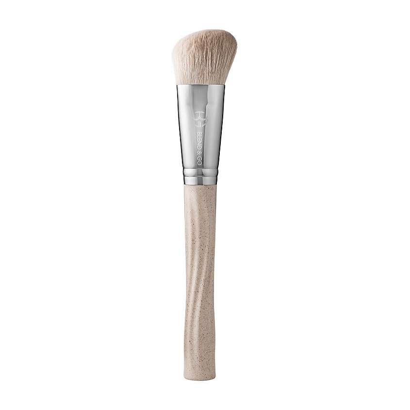 BLEND&GO Vegan bamboo brush Скошенная Кисть для контуринга, румян, хайлайтера F621b – фото 1