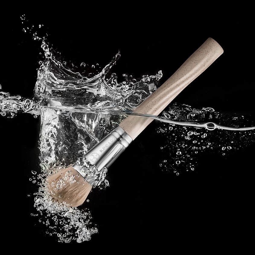 BLEND&GO Vegan bamboo brush Скошенная Кисть для контуринга, румян, хайлайтера F621b – фото 5
