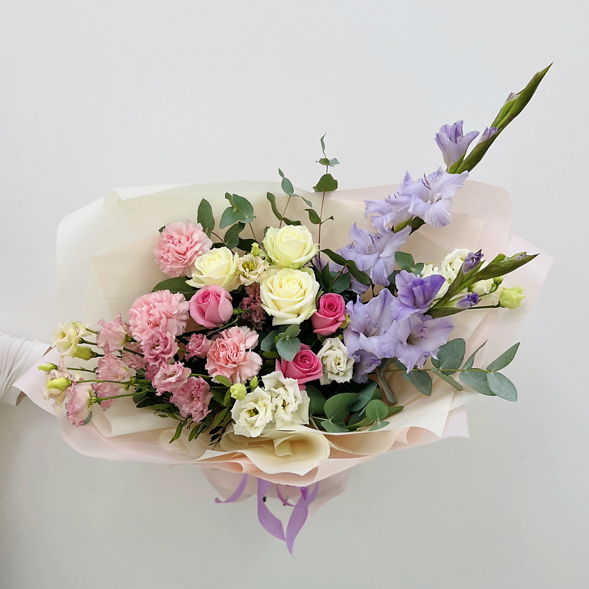 ЛЭТУАЛЬ FLOWERS Букет из роз, гладиолусов, эустом и диантусов – фото 3