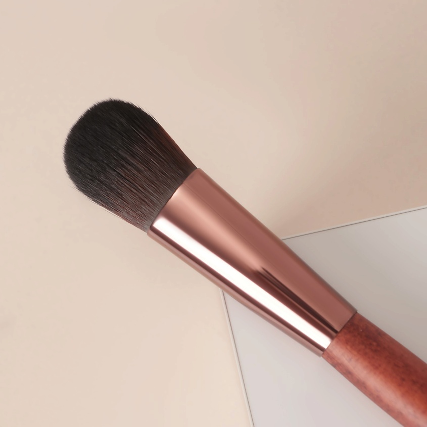 QUEEN FAIR Кисть для макияжа «Brush WOOD» – фото 4