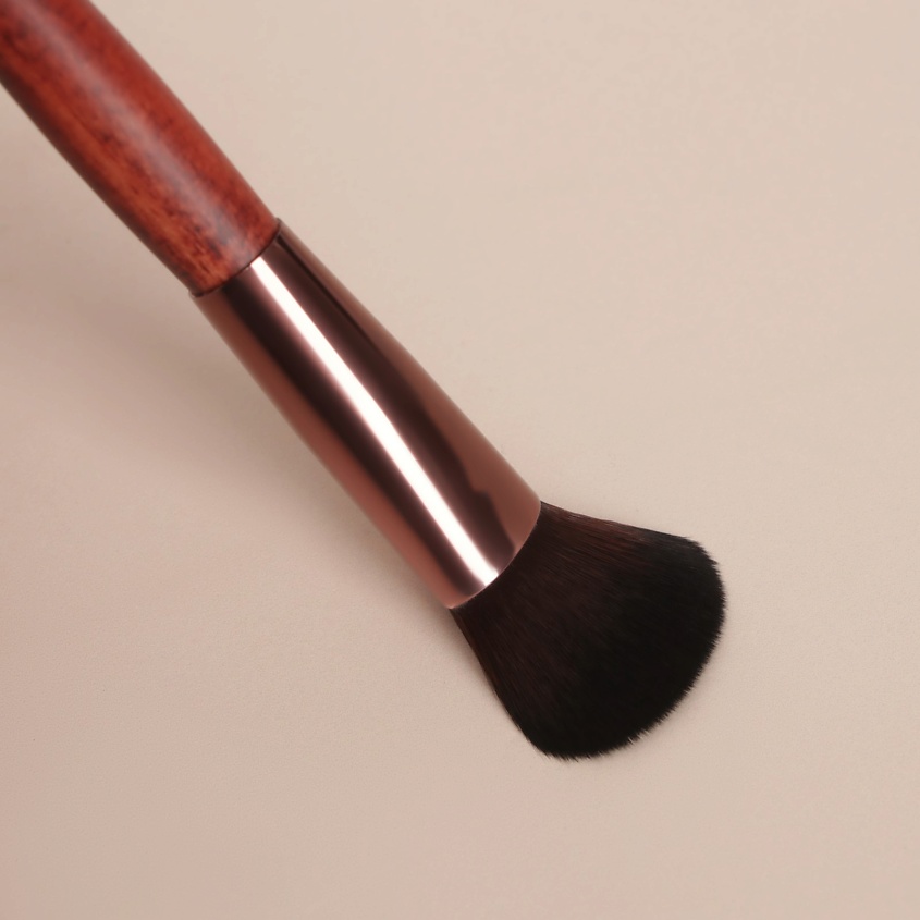 QUEEN FAIR Кисть для макияжа «Brush WOOD» – фото 3