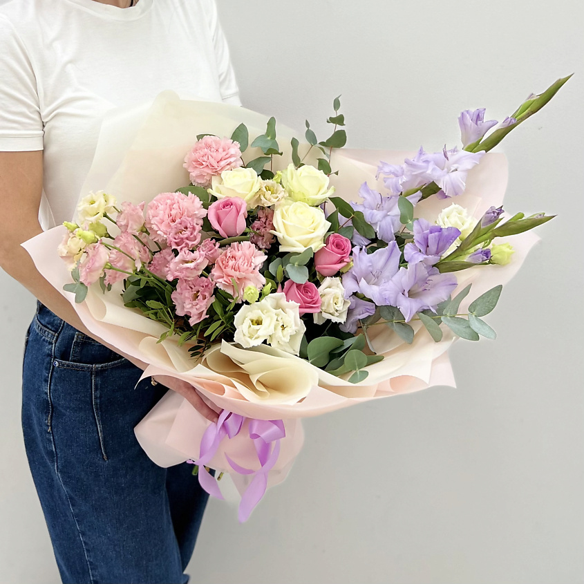 ЛЭТУАЛЬ FLOWERS Букет из роз, гладиолусов, эустом и диантусов – фото 4