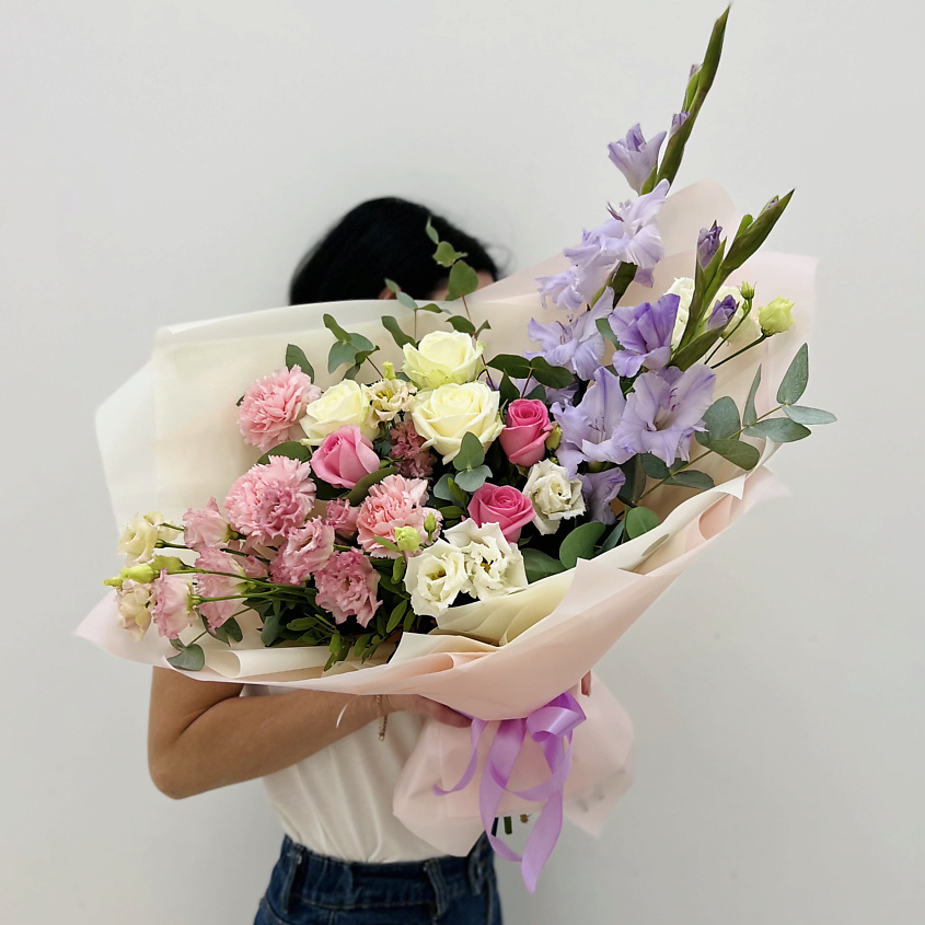 ЛЭТУАЛЬ FLOWERS Букет из роз, гладиолусов, эустом и диантусов – фото 8
