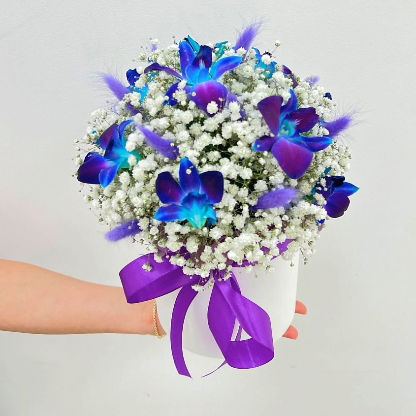 ЛЭТУАЛЬ FLOWERS Букет из гипсофил и космических орхидей в шляпной коробке Сонет – фото 2