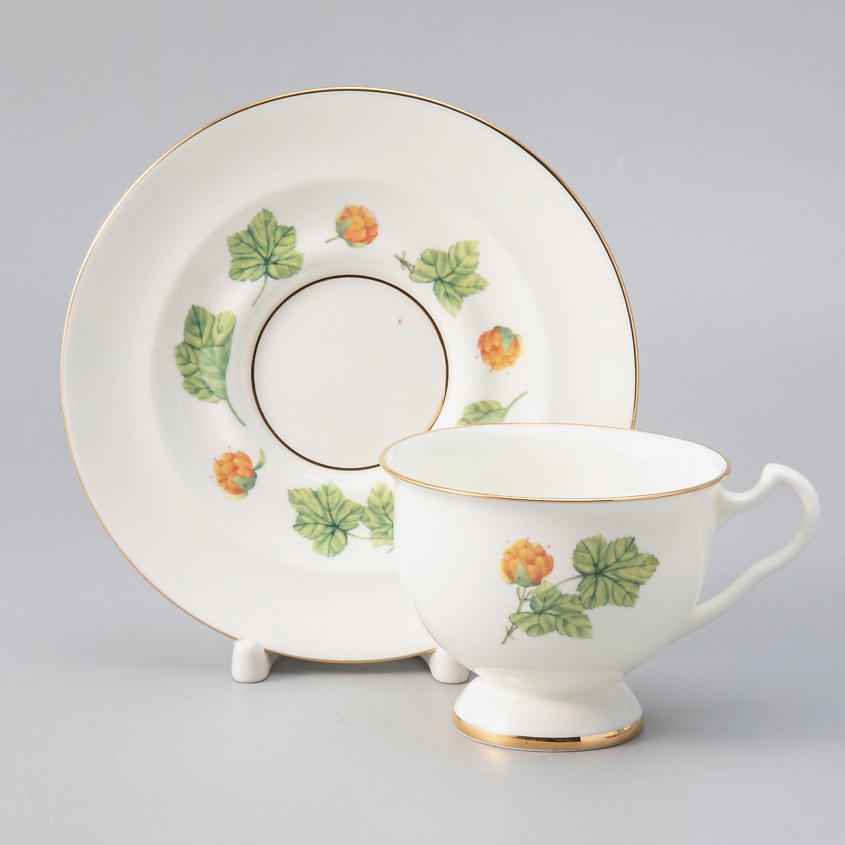 ИМПЕРАТОРСКИЙ ФАРФОРОВЫЙ ЗАВОД Чашка с блюдцем чайная  "Морошка" – фото 1