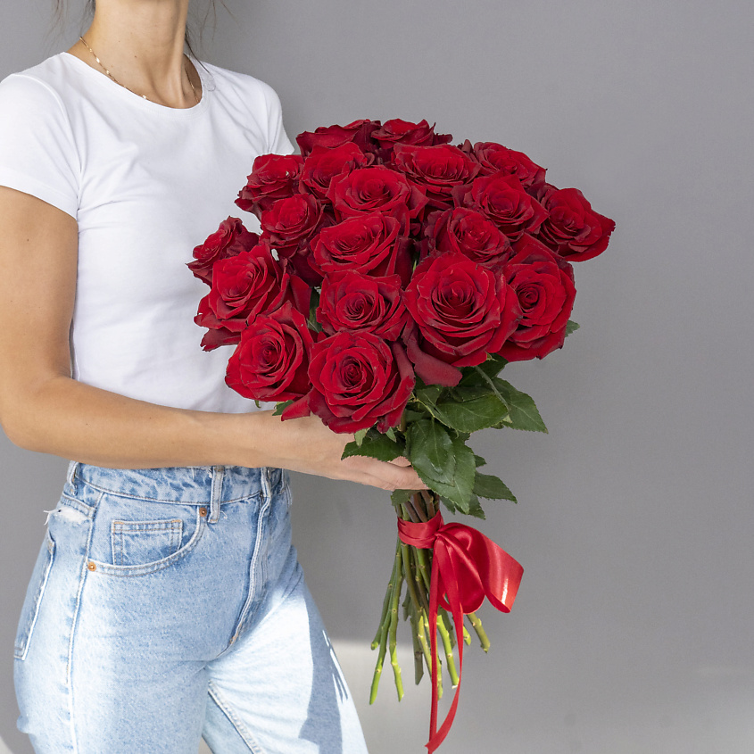 ЛЭТУАЛЬ FLOWERS Букет из высоких красных роз Эквадор 19 шт. (70 см) – фото 3
