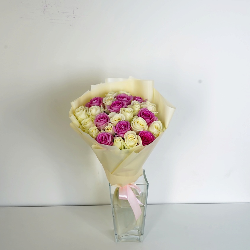 ЛЭТУАЛЬ FLOWERS Букет из белых и розовых роз Россия 25 шт. (40 см) – фото 3