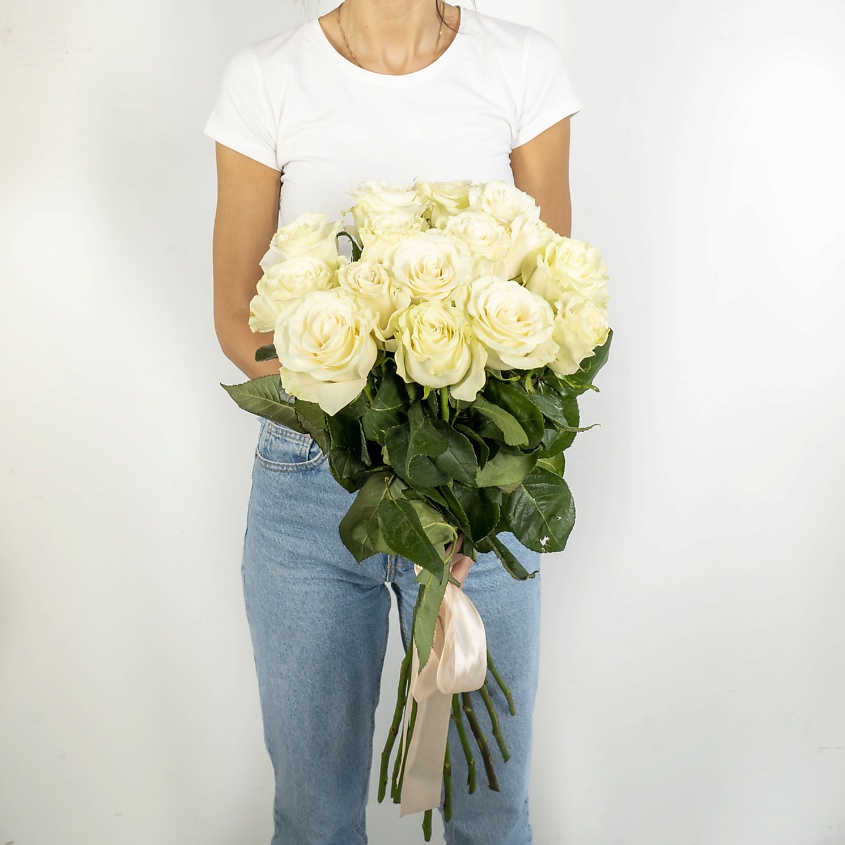 ЛЭТУАЛЬ FLOWERS Букет из высоких белых роз Эквадор 15 шт. (70 см) – фото 3