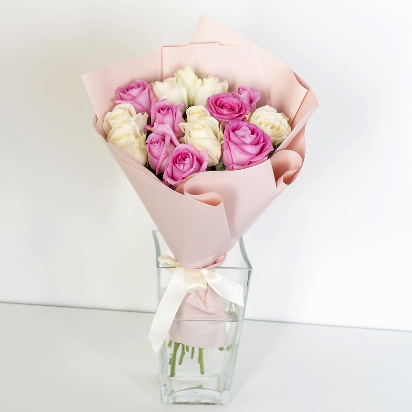 ЛЭТУАЛЬ FLOWERS Букет из белых и розовых роз Россия 15 шт. (40 см) – фото 3