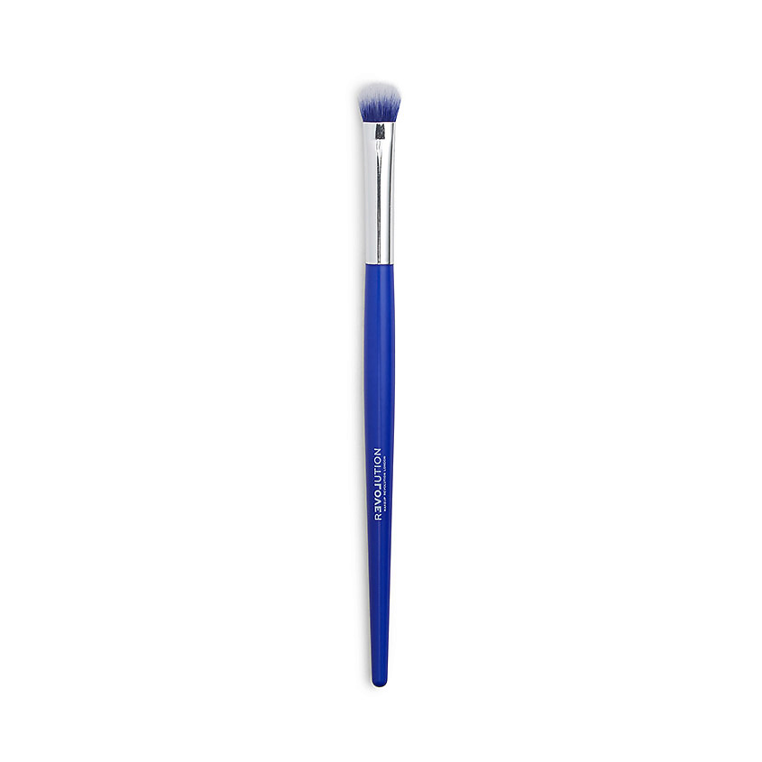 RELOVE REVOLUTION Кисть для растушевки пигментов для век Eye Pigment Blending Brush – фото 3