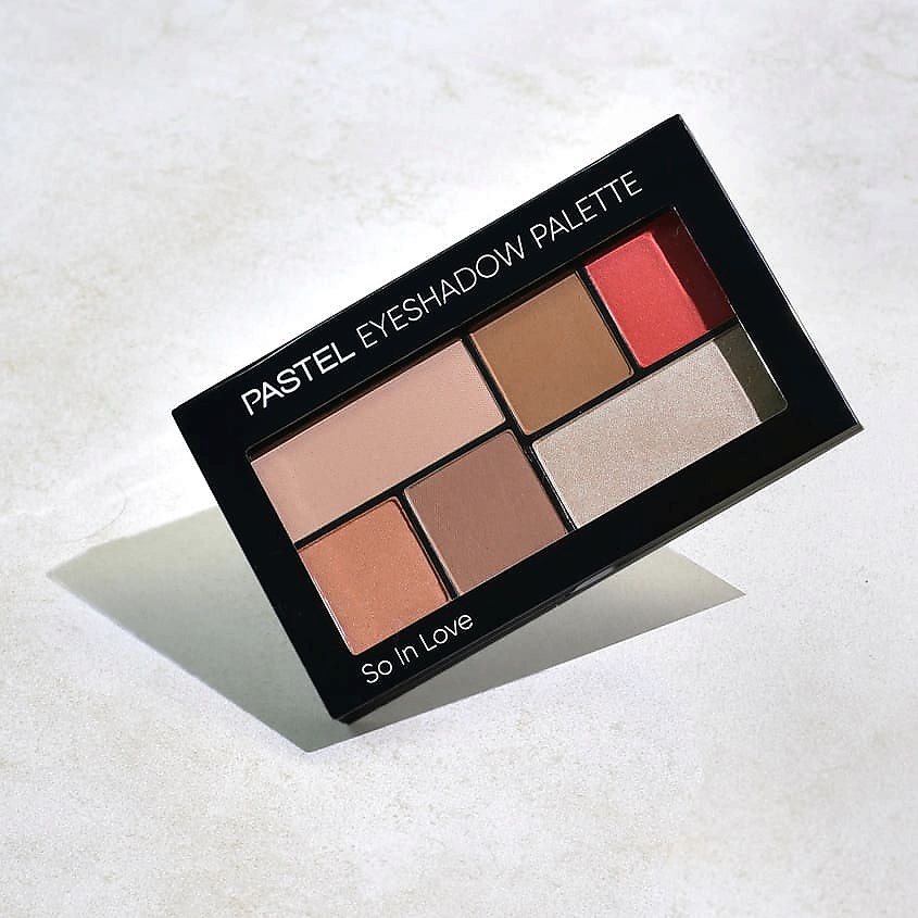 PASTEL Палетка теней для век PROFASHION EYESHADOW PALETTE So In Love – фото 2