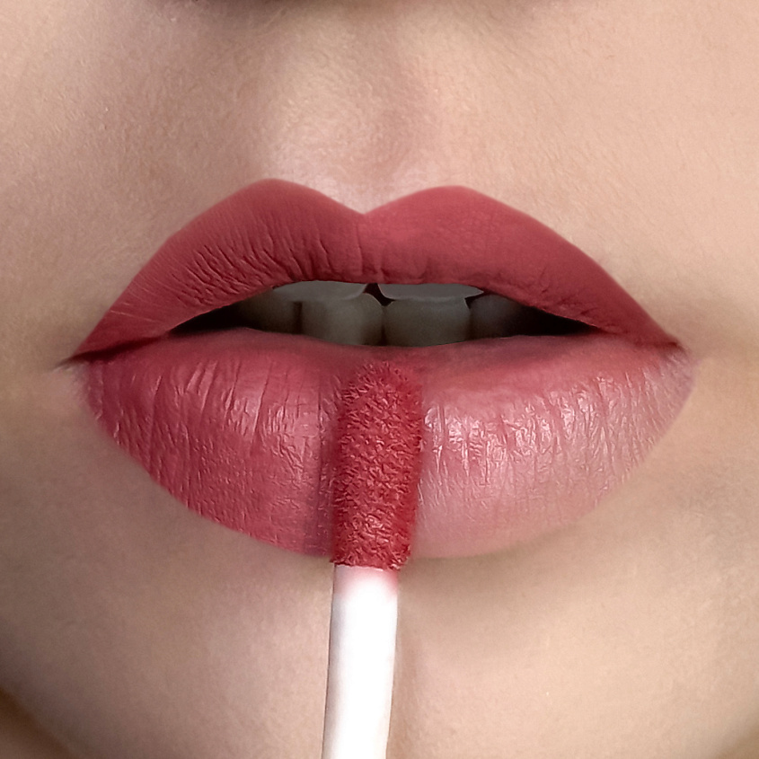 CHARME Матовая кремовая губная помада "Sugar Lips", 104 Вересково-фиолетовый – фото 4
