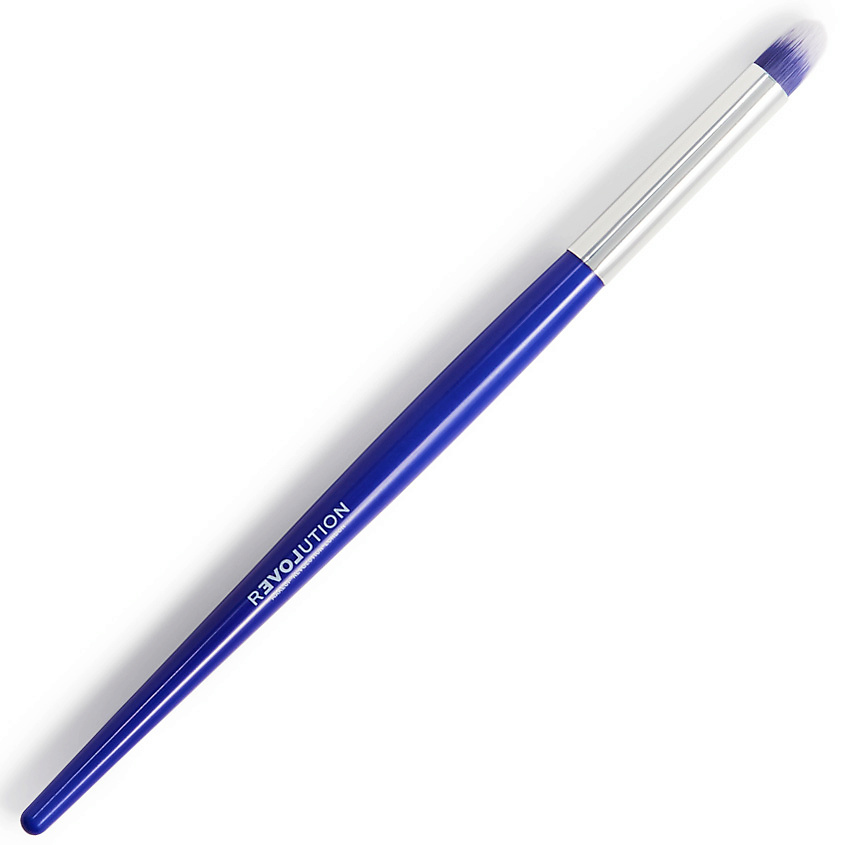 RELOVE REVOLUTION Кисть для растушёвки чётких линий Eye Detailed Eye Brush – фото 1