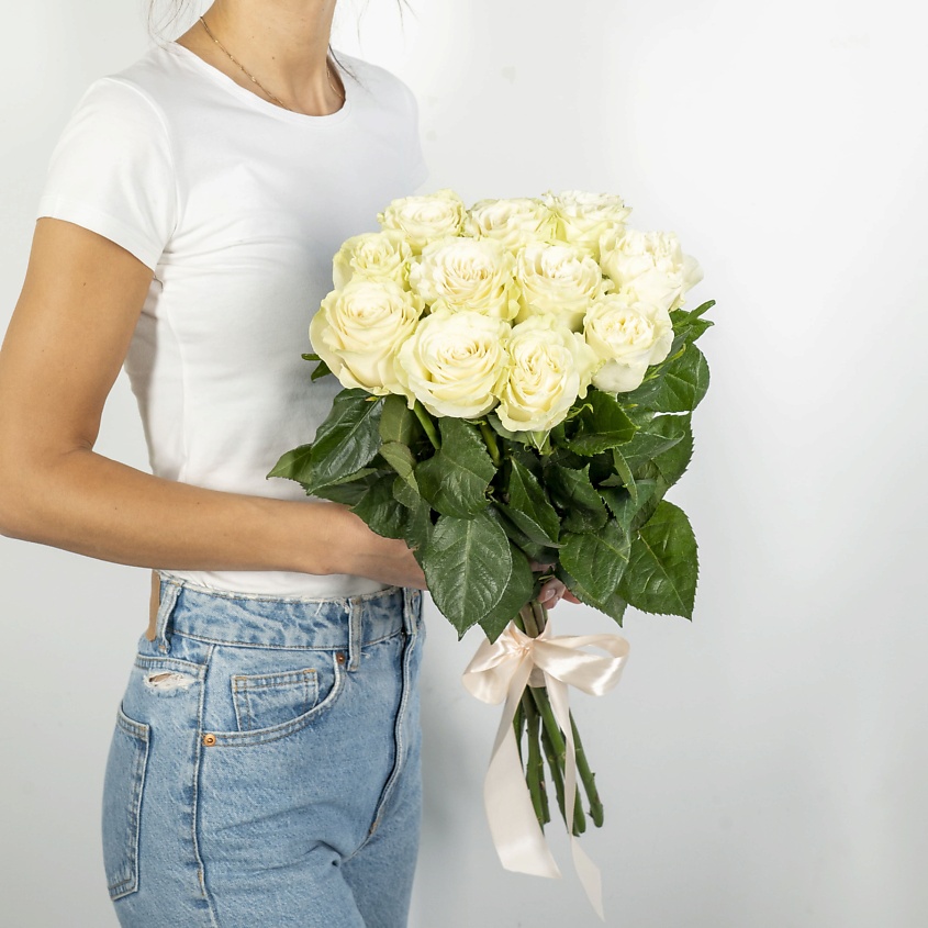 ЛЭТУАЛЬ FLOWERS Букет из высоких белых роз Эквадор 11 шт. (70 см) – фото 1