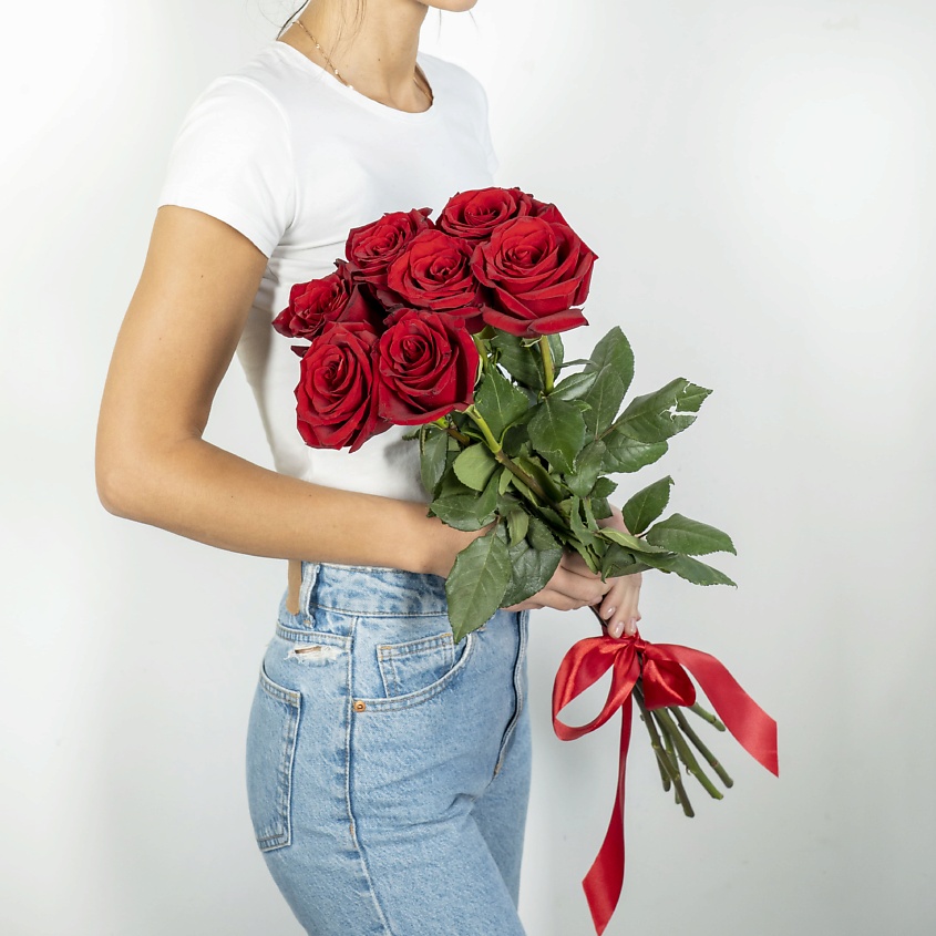 ЛЭТУАЛЬ FLOWERS Букет из высоких красных роз Эквадор 7 шт. (70 см) – фото 1