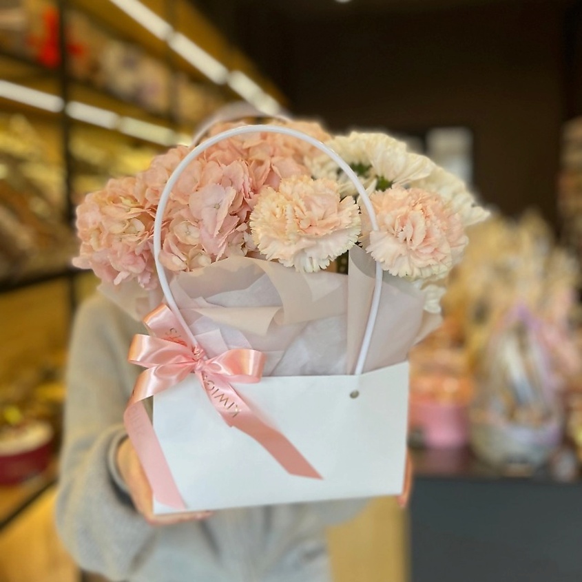 KIWIGIFTS Букет цветов живые Диантусы, Хризантема, Гортензия – фото 3