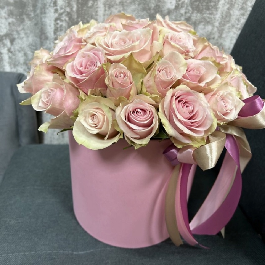 MILOTTA FLORAL SHOP Шляпная коробка с 25 нежными розами – фото 2