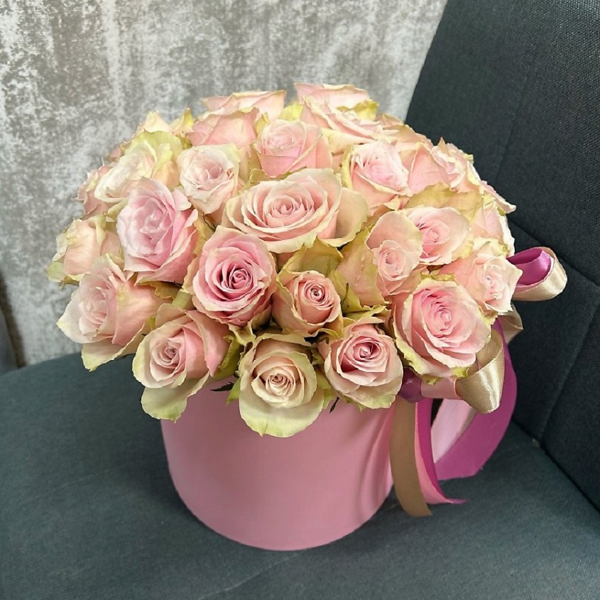 MILOTTA FLORAL SHOP Шляпная коробка с 25 нежными розами – фото 1