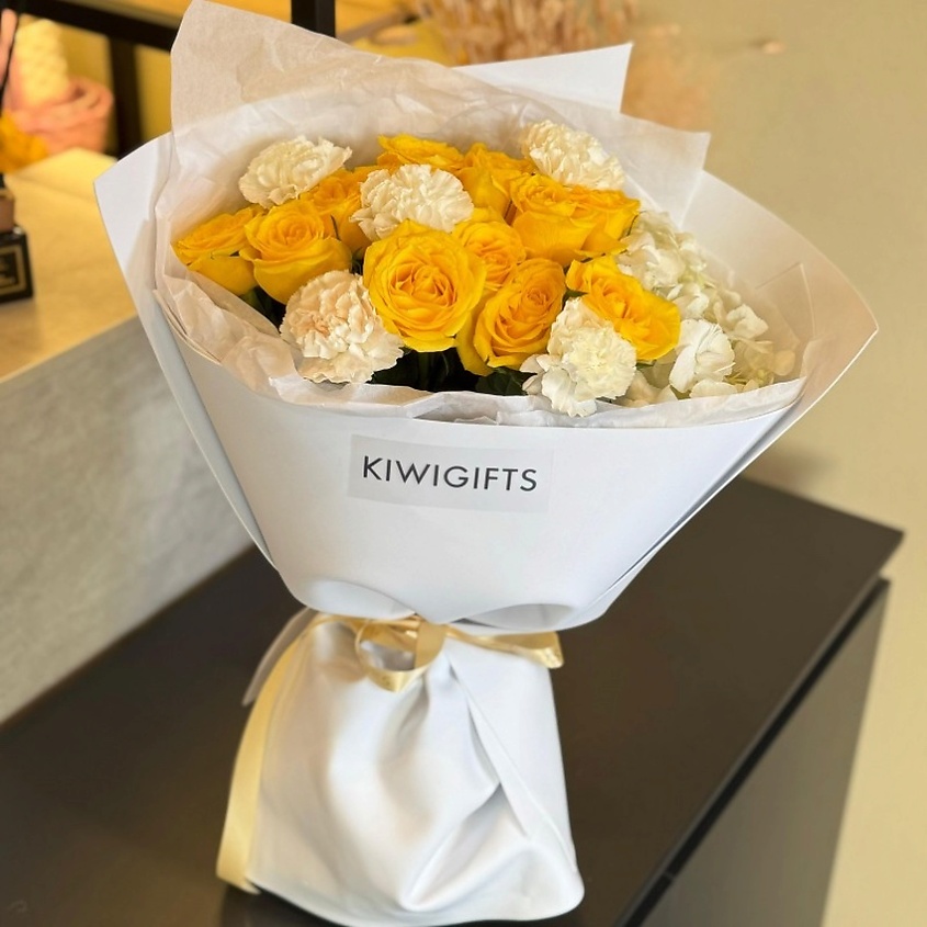 KIWIGIFTS Букет цветов живые Розы, Гортензия, Диантус – фото 1
