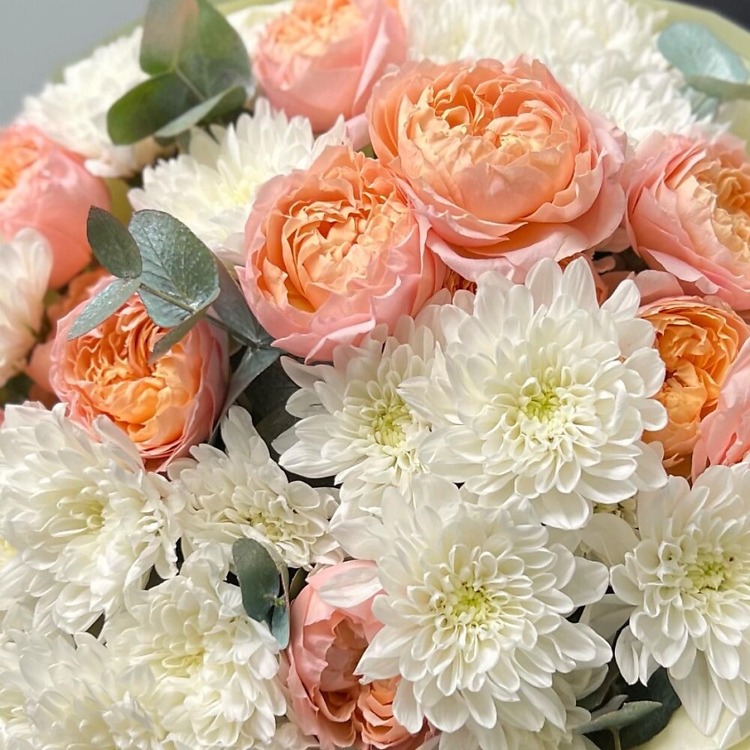 FLORES Пышный букет с персиковой пионовидной розой и хризантемой – фото 2