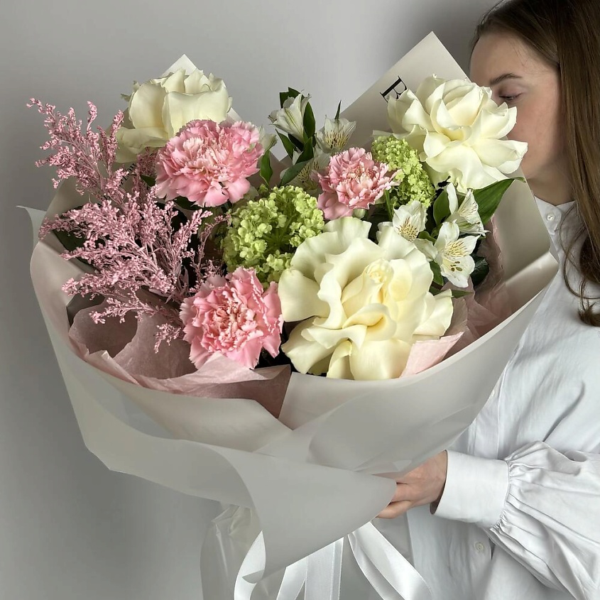 VLSHBN FLOWERS STATE Авторский весенний букет с Розой , Альстромерией , гвоздикой , солидаго – фото 2