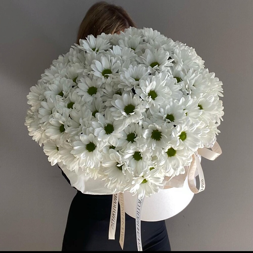 VLSHBN FLOWERS STATE Композиция в шляпной коробке из кустовой хризантемы – фото 1