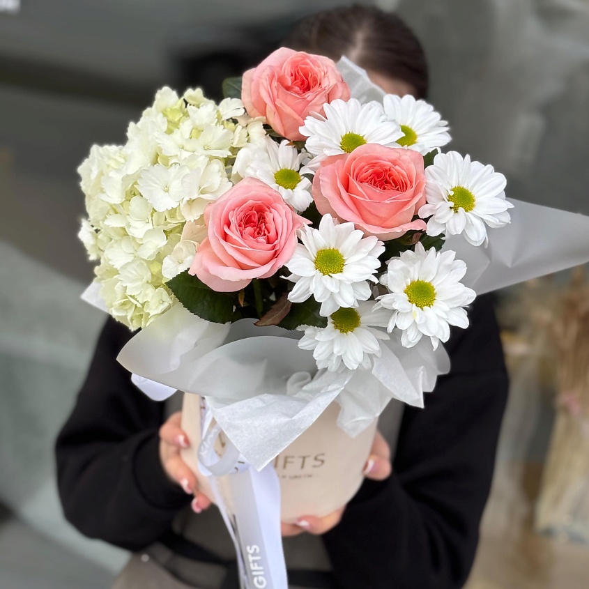 KIWIGIFTS Букет цветов живые розы, хризантемы, гортензия – фото 3