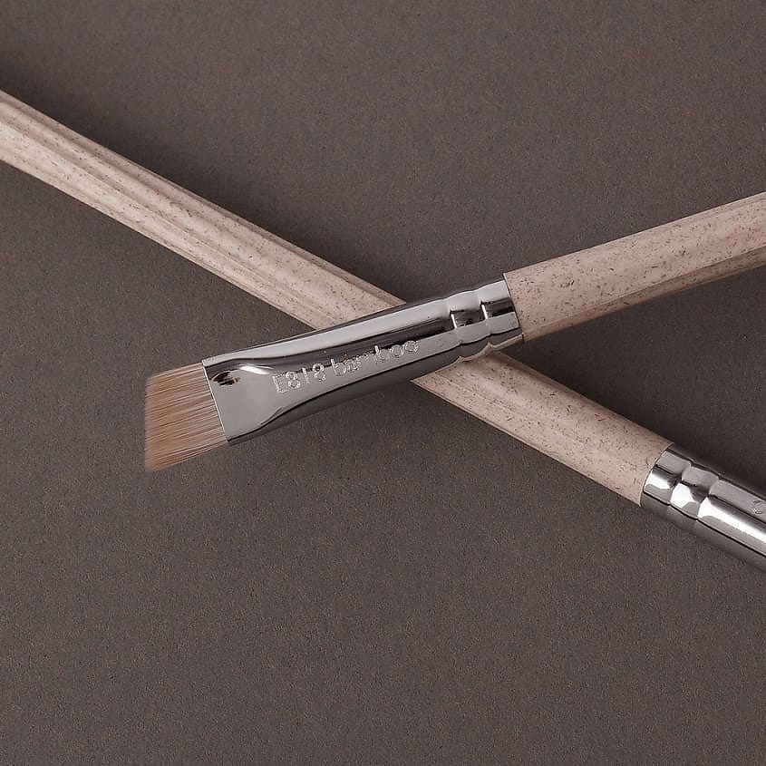 EIGSHOW Vegan bamboo brush Скошенная кисть для бровей E818b – фото 6