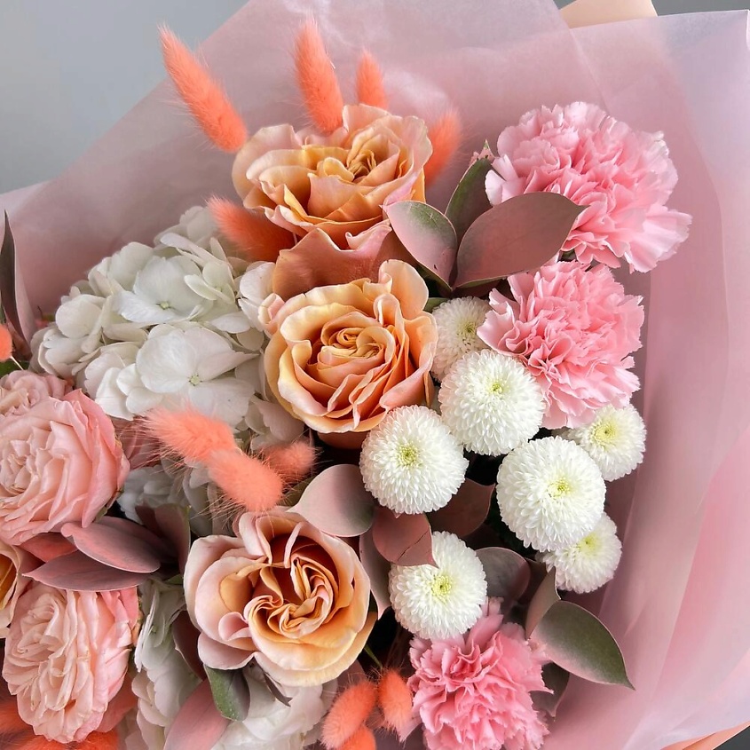FLORES Персиковые пионовидные розы с диантусами и гортензией – фото 4