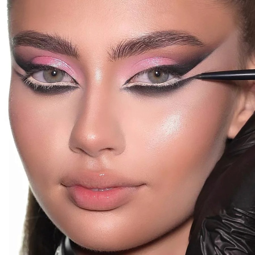 B.COLOUR PROFESSIONAL Карандаш для глаз каял черный гелевый автоматический CAPSULE – фото 3