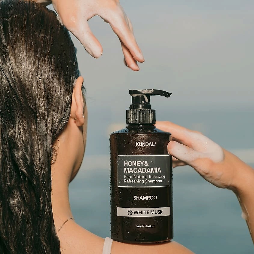 KUNDAL Шампунь для волос Белый мускус Honey & Macadamia Shampoo, 500 мл – фото 4