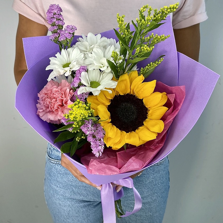 ЛЭТУАЛЬ FLOWERS Букет из подсолнуха, хризантемы, диантуса и солидаго "Легенды осени" – фото 2