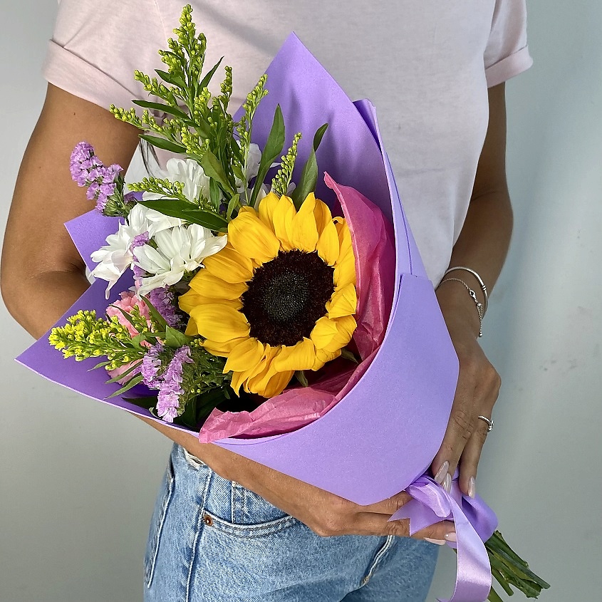 ЛЭТУАЛЬ FLOWERS Букет из подсолнуха, хризантемы, диантуса и солидаго "Легенды осени" – фото 1