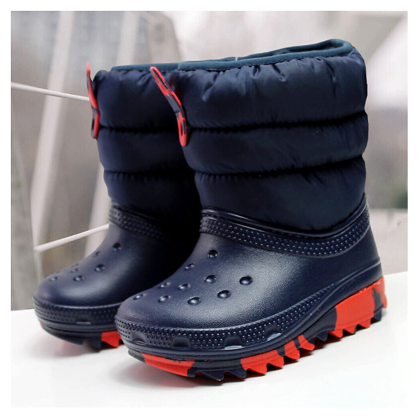 の の CROCS Ботинки детские зимние Crocs 207683 Neo Puff Boot Navy, цвет