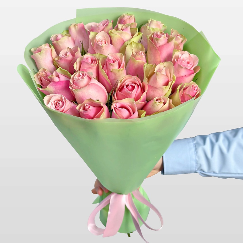 STUDIO FLORISTIC Букет из розовых Роз Кения 40 см 25 шт «Мелодия Сердца» – фото 4
