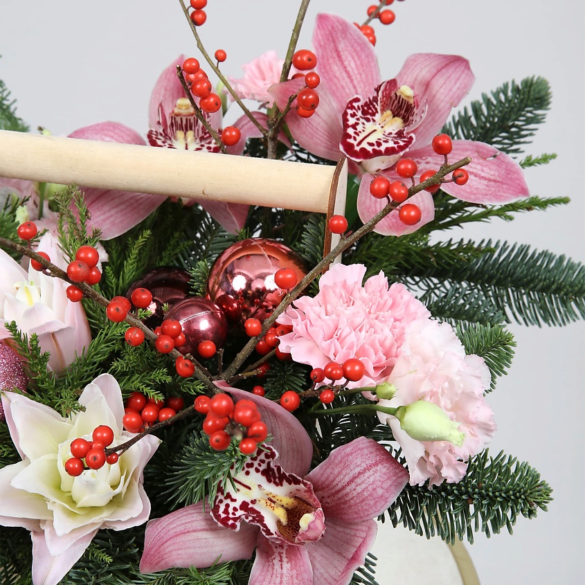 STUDIO FLORISTIC Новогодняя композиция из Нобилиса в ящике «Цветущий мороз» – фото 4