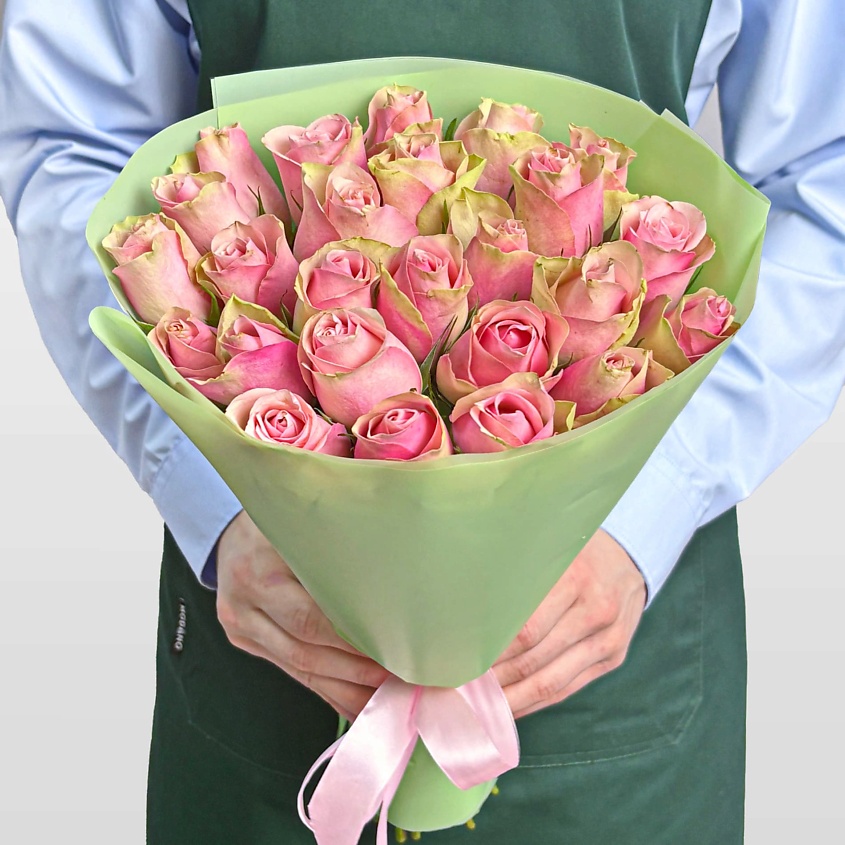 STUDIO FLORISTIC Букет из розовых Роз Кения 40 см 25 шт «Мелодия Сердца» – фото 2