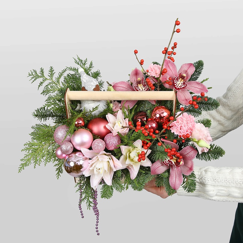 STUDIO FLORISTIC Новогодняя композиция из Нобилиса в ящике «Цветущий мороз» – фото 3