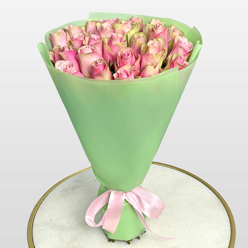 STUDIO FLORISTIC Букет из розовых Роз Кения 40 см 25 шт «Мелодия Сердца» – фото 3