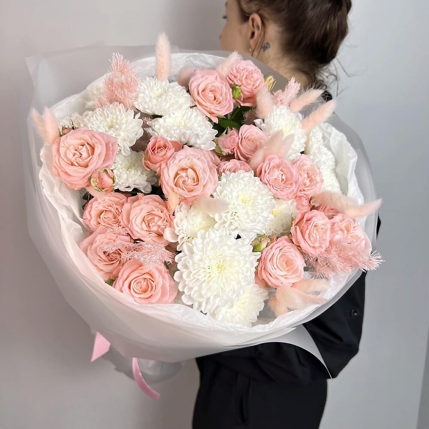 FLORES Нежный пышный букет с пионовидной розой и белой хризантемой – фото 2