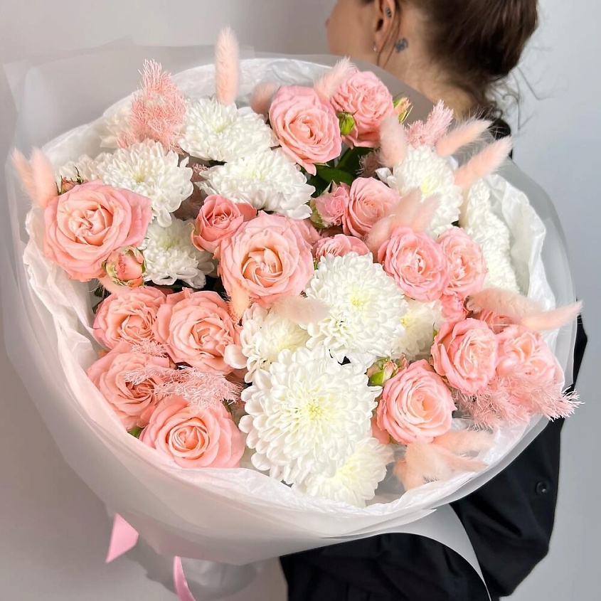 FLORES Нежный пышный букет с пионовидной розой и белой хризантемой – фото 1
