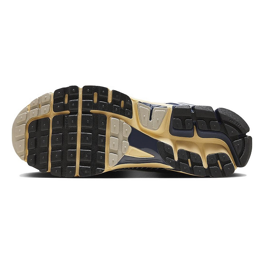 NIKE Кроссовки для бега Air Zoom Vomero 5, цвет: Серый, размер: 42 – фото 6
