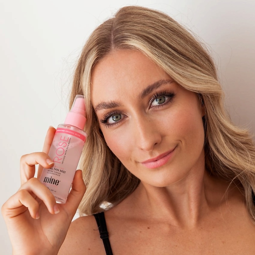 MINETAN Спрей–мист с успокаивающей розовой водой Rose Water Illuminating Facial Tan Mist – фото 3