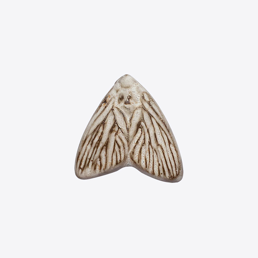 LA PALME ARTISAN CERAMICA Брошь-значок из керамики Моль Снежная Б – фото 1